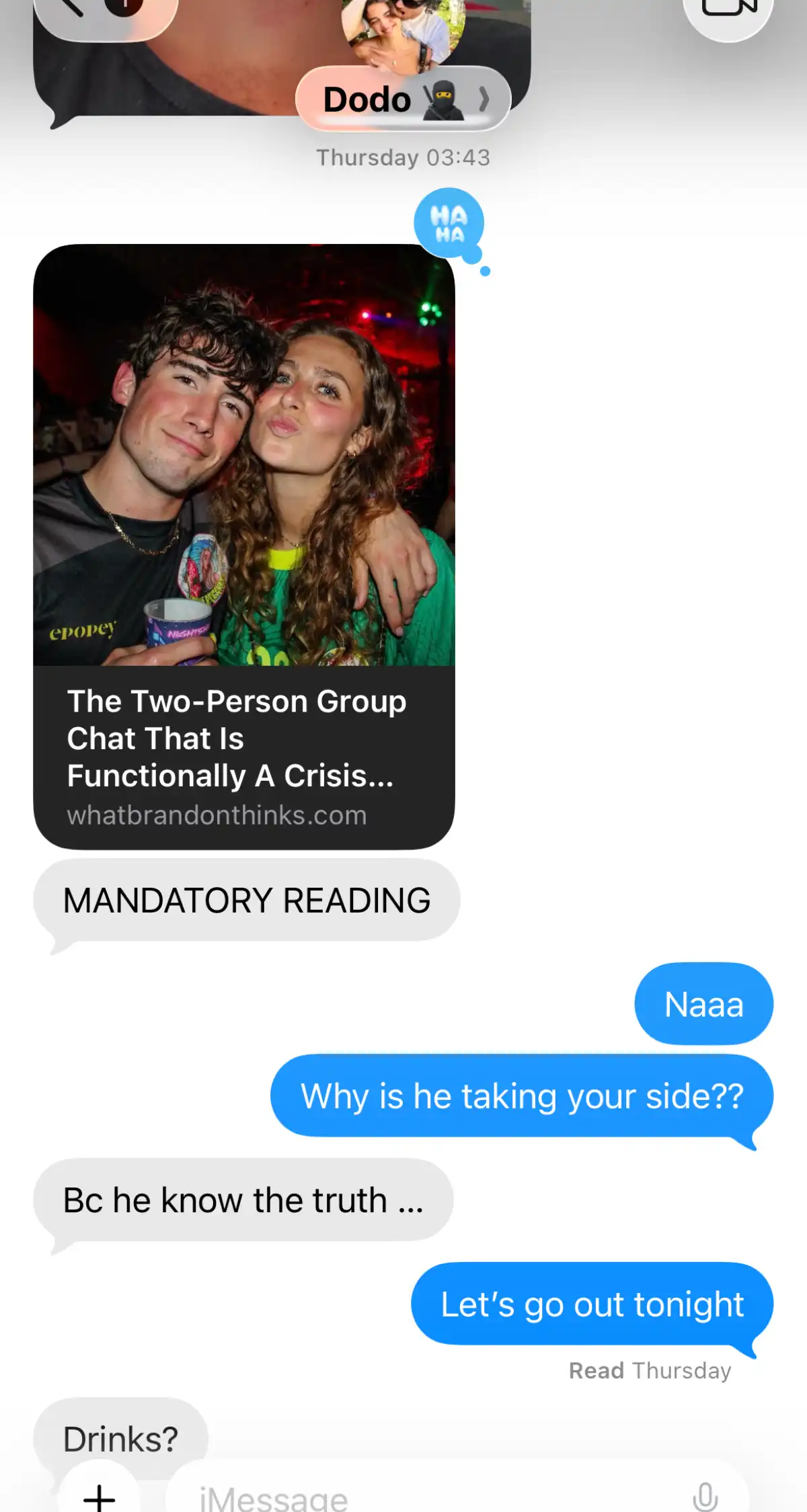 Une situationship qui réagit sur iMessage après que l'un d'eux balance le rapport dans la conversation.