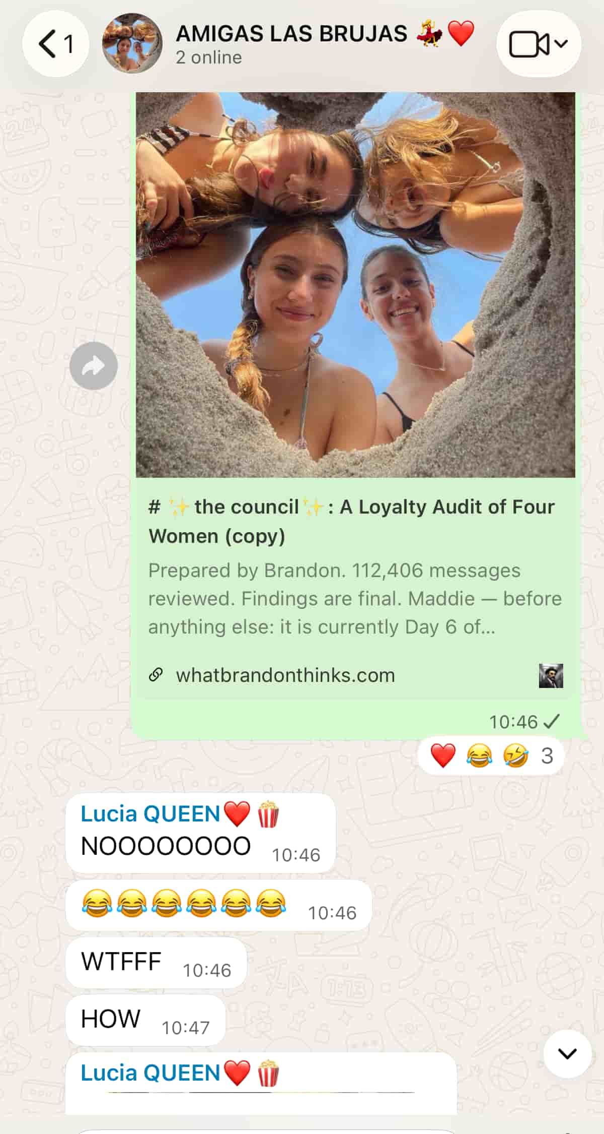 Un groupe WhatsApp de filles qui s'emballe après qu'une amie balance le rapport dans la conversation.