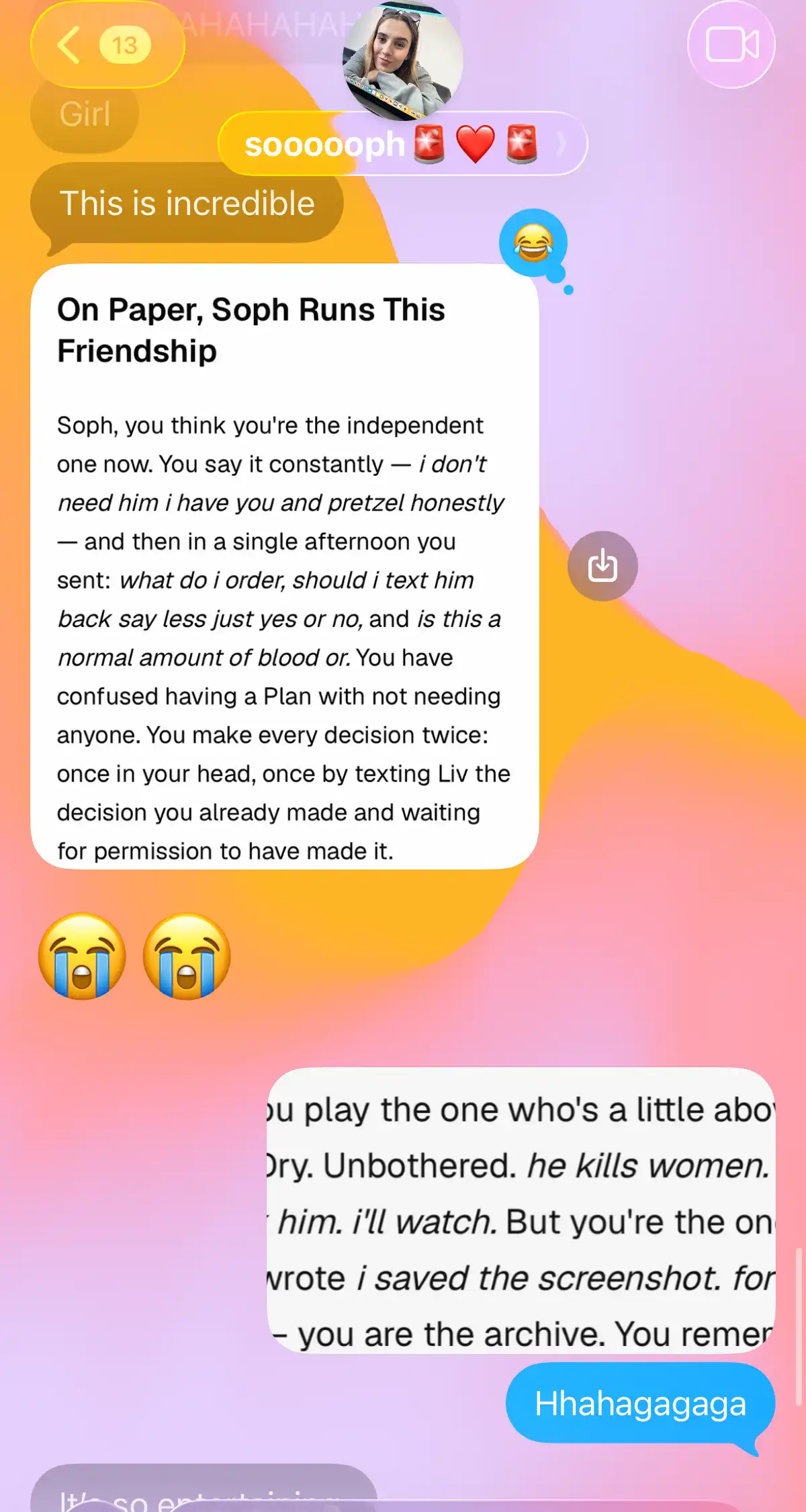 Deux meilleures amies scotchées à leur iMessage dès que l'une balance le rapport. (partie 2)